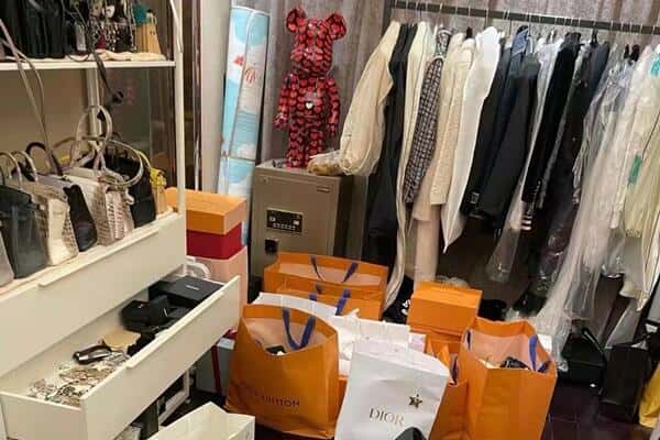 百色市回收一线品牌衣服